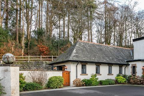 2 bed property, in 6 Applethwaite Hall, £475,000
