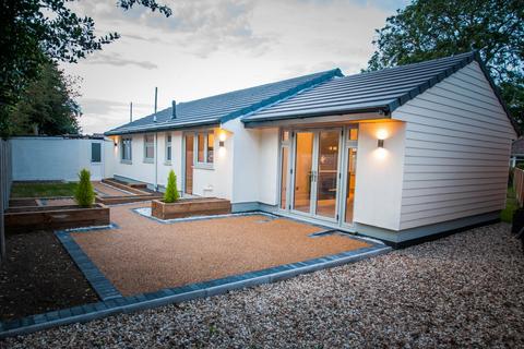 3 bed property, in Crossways, £410,000