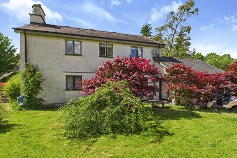 2 bed property, in High Green Lodge, £475,000
