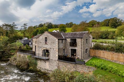 4 bed property, in Kingfisher Mill, £1,350,000