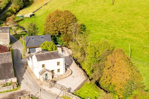 4 bed property, in Fulbrook Cottage, £795,000