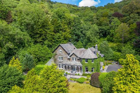 7 bed property, in Clappersgate, £1,950,000