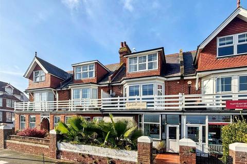 6 bed property, in Royal Parade, £635,000