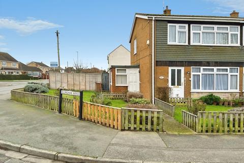 3 bed property, in Ellingham Avenue, £220,000