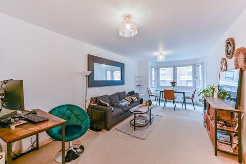 1 bed property, in Crawford Street, £440,000
