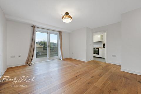 2 bed property, in Bruford Court, £325,000