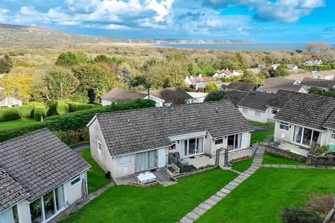 2 bed property, in Oxwich, £120,000