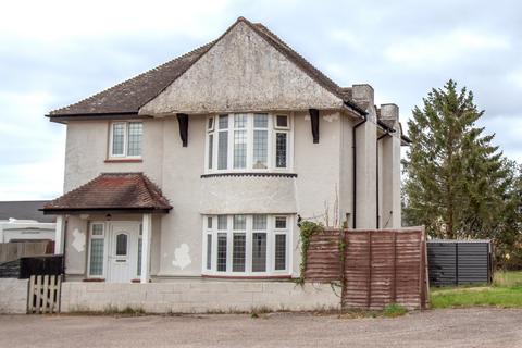3 bed property, in London Road, £500,000