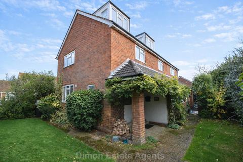4 bed property, in Alvara Road, £600,000
