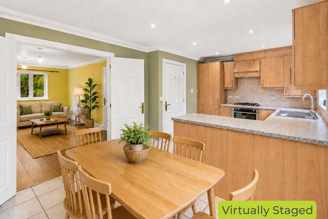 3 bed property, in Ref: GK - Millfields Crescent, £475,000