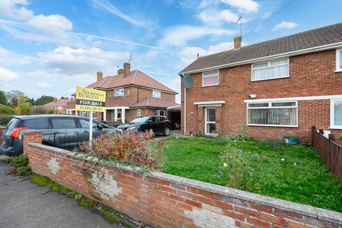 3 bed property, in Clifton Road, £139,999