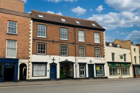 1 bed property, in Chapel Court, £75,000