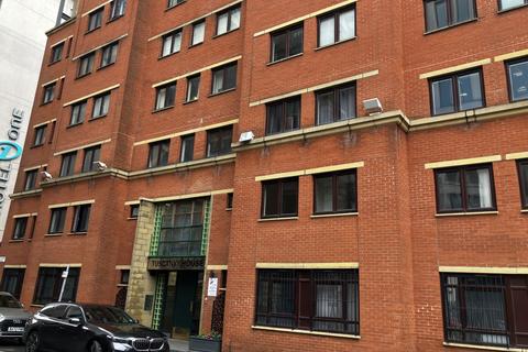 3 bed property, in Dickinson Street, £275,000