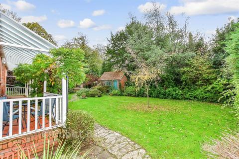 5 bed property, in Warblington Avenue, £785,000
