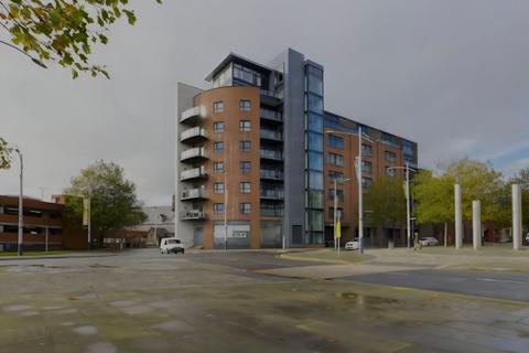2 bed property, in Princess Way, £140,000