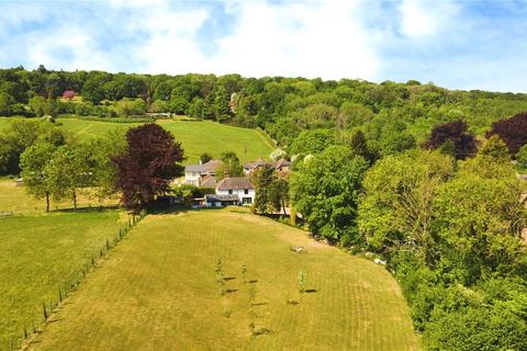 4 bed property, in Billet Hill, £1,100,000