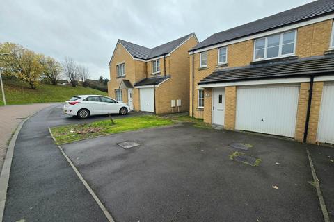 3 bed property, in Maes Brynach, £235,000
