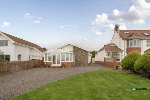 3 bed property, in Southgate Road, £795,000