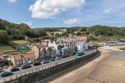 6 bed property, in 1-3 Bay View, £1,250,000
