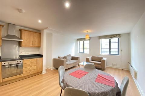 1 bed property, in Southern Street, £110,000