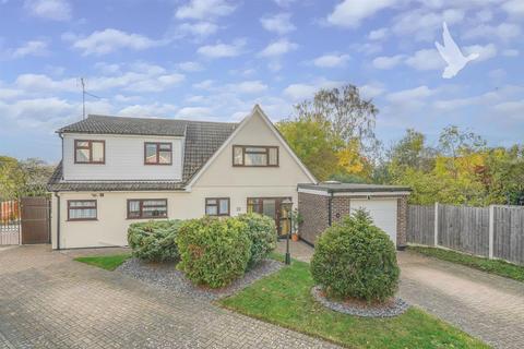 4 bed property, in Byron Drive, £700,000