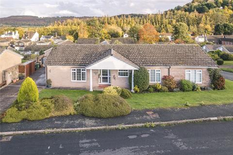 5 bed property, in Grange Park, £430,000