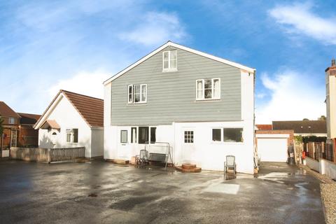 6 bed property, in Ashburton Road, £515,000