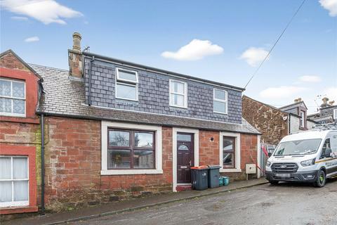 2 bed property, in Well Street, £72,000