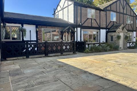 3 bed property, in Lychgate Cottage, £550,000