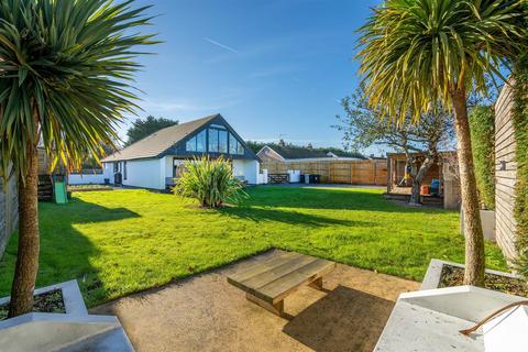 3 bed property, in 10 Everingtons Lane, £385,000