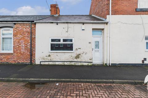 1 bed property, in Edward Burdis Street, £49,950