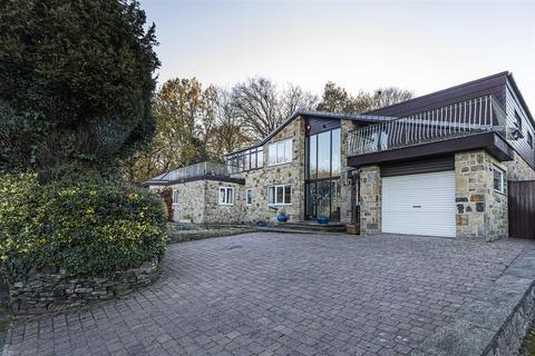 4 bed property, in Butternab Road, £500,000