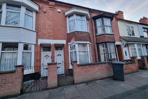 2 bed property, in Epsom Road, £249,000