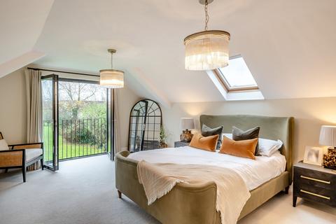 3 bed property, in Honiton Road, £600,000