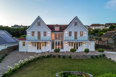 7 bed property, in Roedean Way, £2,850,000