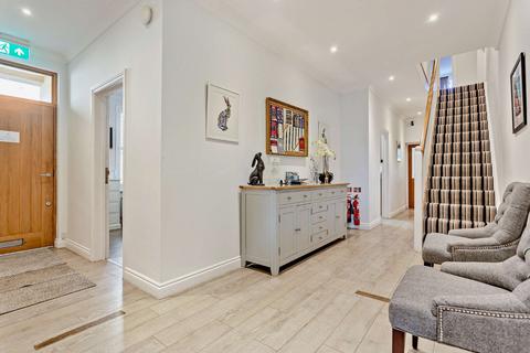 7 bed property, in Victoria Road, £1,000,000