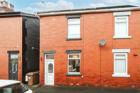 2 bed property, in Land Lane, £130,000