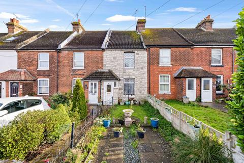 2 bed property, in Stanley Road, £240,000