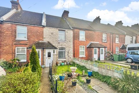 2 bed property, in Stanley Road, £240,000