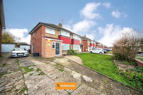 3 bed property, in Lockington Crescent, £390,000