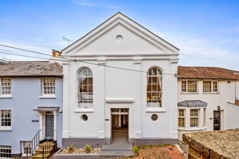 2 bed property, in Jarvis Lane, £500,000