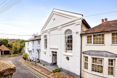 2 bed property, in Jarvis Lane, £475,000