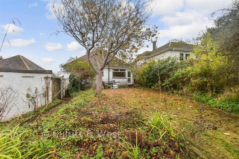 3 bed property, in Eley Crescent, £495,000
