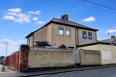 3 bed property, in Eden Street, £55,000
