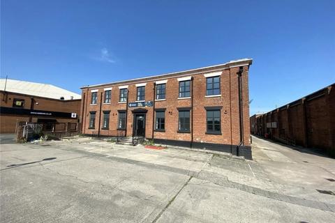 2 bed property, in Wallgate, £75,000