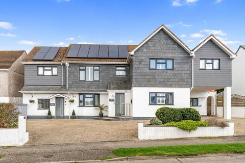 6 bed property, in Padstow, £1,600,000