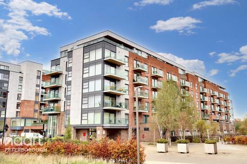 2 bed property, in East Station Road, £210,000