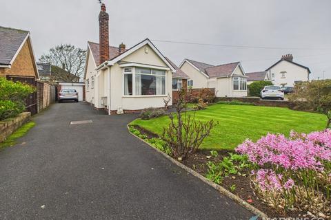 2 bed property, in Norbreck Road, £180,000