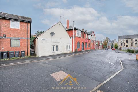 1 bed property, in 64E Espedair Street, £15,000