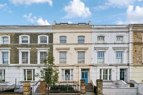 3 bed property, in Oberstein Road, £625,000